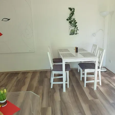 아파트 3 - Gourmetzimmer 베슈텐지